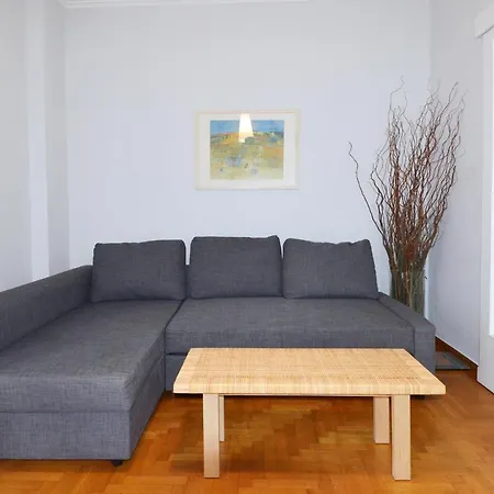 Apartment In The Heart Of Next To Metro